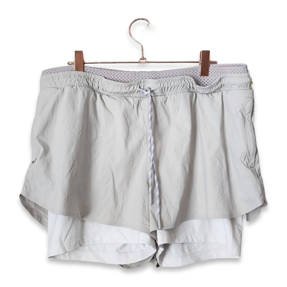 ATHLETA‎ Crest 2 in 1 Shortie in Stone grey size 16 - Picture 10 of 10